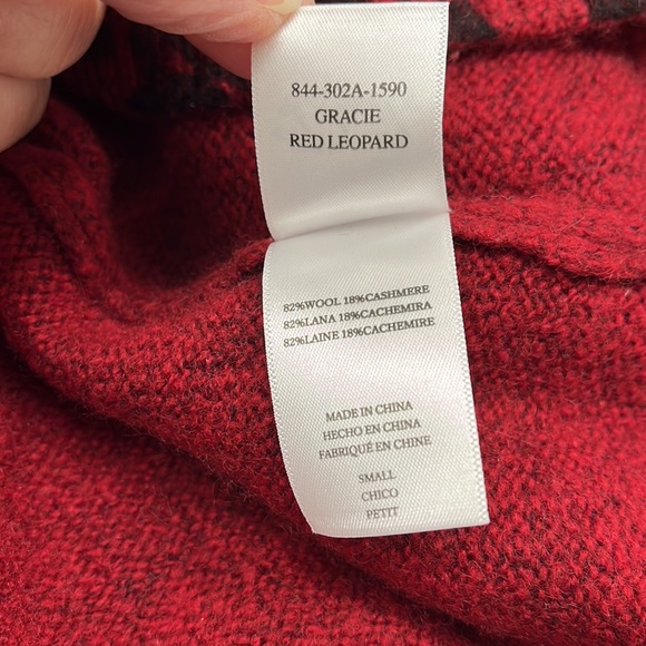 🥳HP🥳 Rails Gracie Red Leopard Print V-neck Sweater - Picture 9 of 10